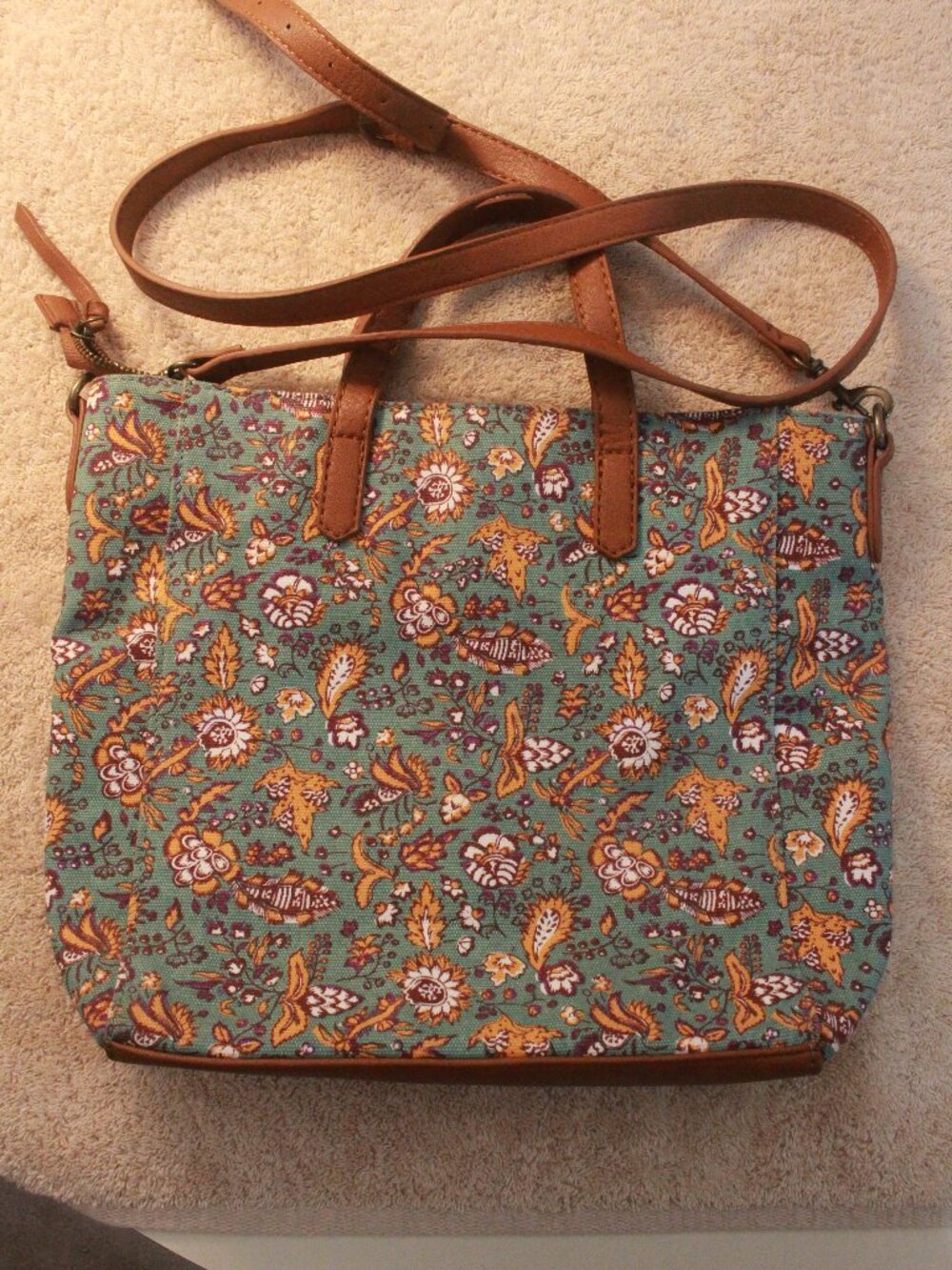 Title: Universal Thread Floral Print Tote with Brown Handles